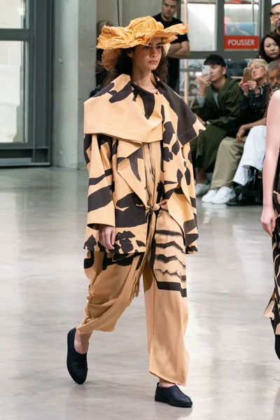 Look 8